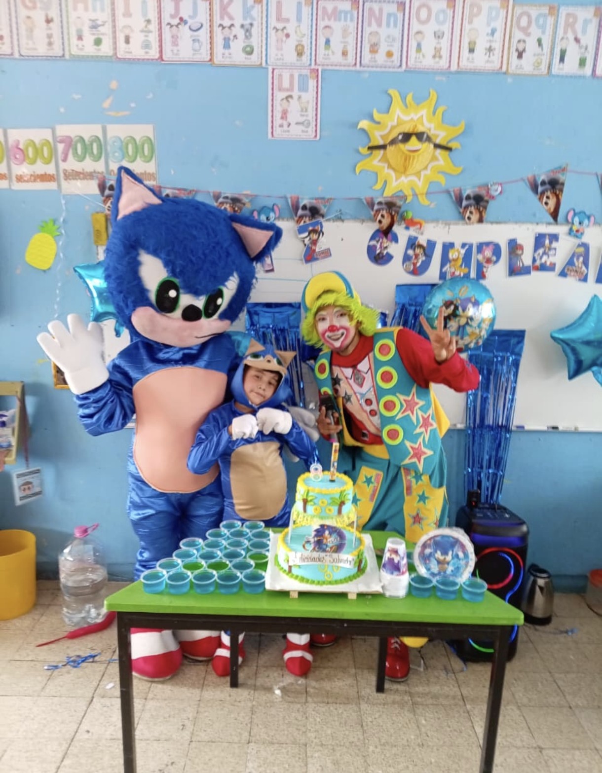 Sonic y Many